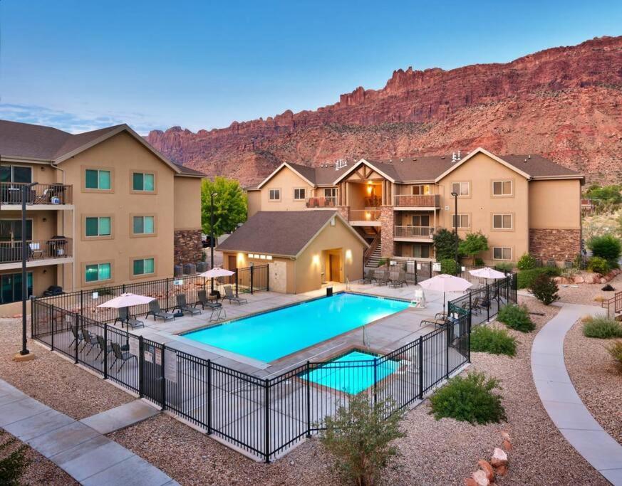 מואב 6A Family Friendly Redcliff Condo Pool & Hot Tub מראה חיצוני תמונה